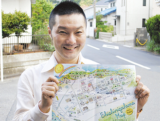 「手書きの地図は眺めるだけでも楽しい」と辻井さん