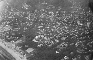 由比ガ浜 撮影大正12年９月７日　横須賀海軍航空隊（防衛研究所）