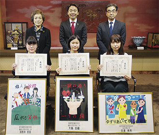前列左から田野井さん、大島さん、安達さんの母・亜希子さん