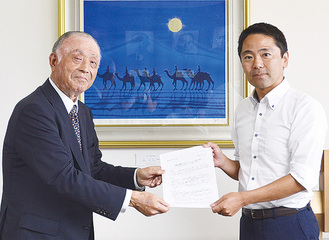渋谷会長（左）と松尾市長