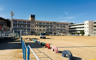 土砂がすっかり撤去された矢野小学校