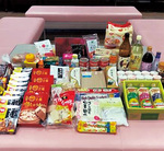 11月に行われたフードドライブで30人が寄付した食品の一部