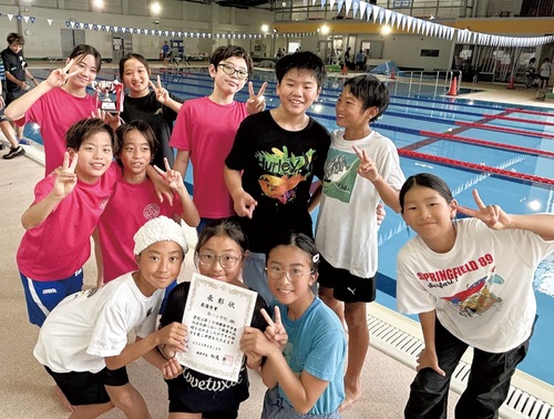 最優秀賞を受賞した第一小学校のメンバー（主催者提供）