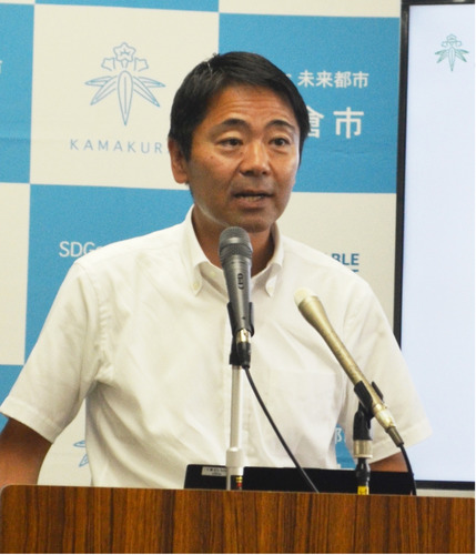 質問に答える松尾市長