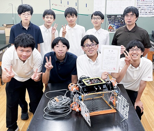 水中ロボット「シロナガス」と鎌倉学園科学部