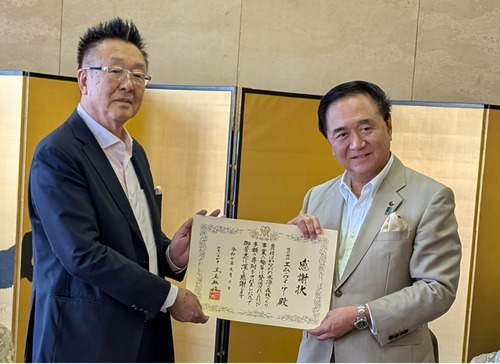 吉楽代表（左）と黒岩知事