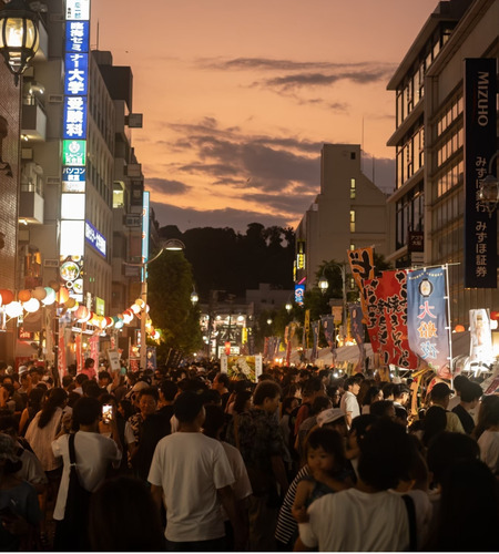 過去の大船夜市（提供）