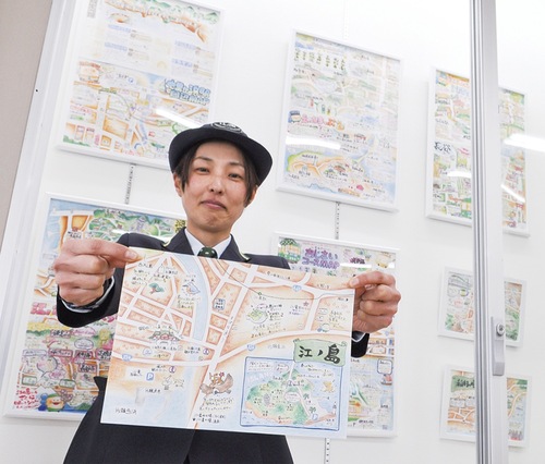 マップを手にする降籏さん