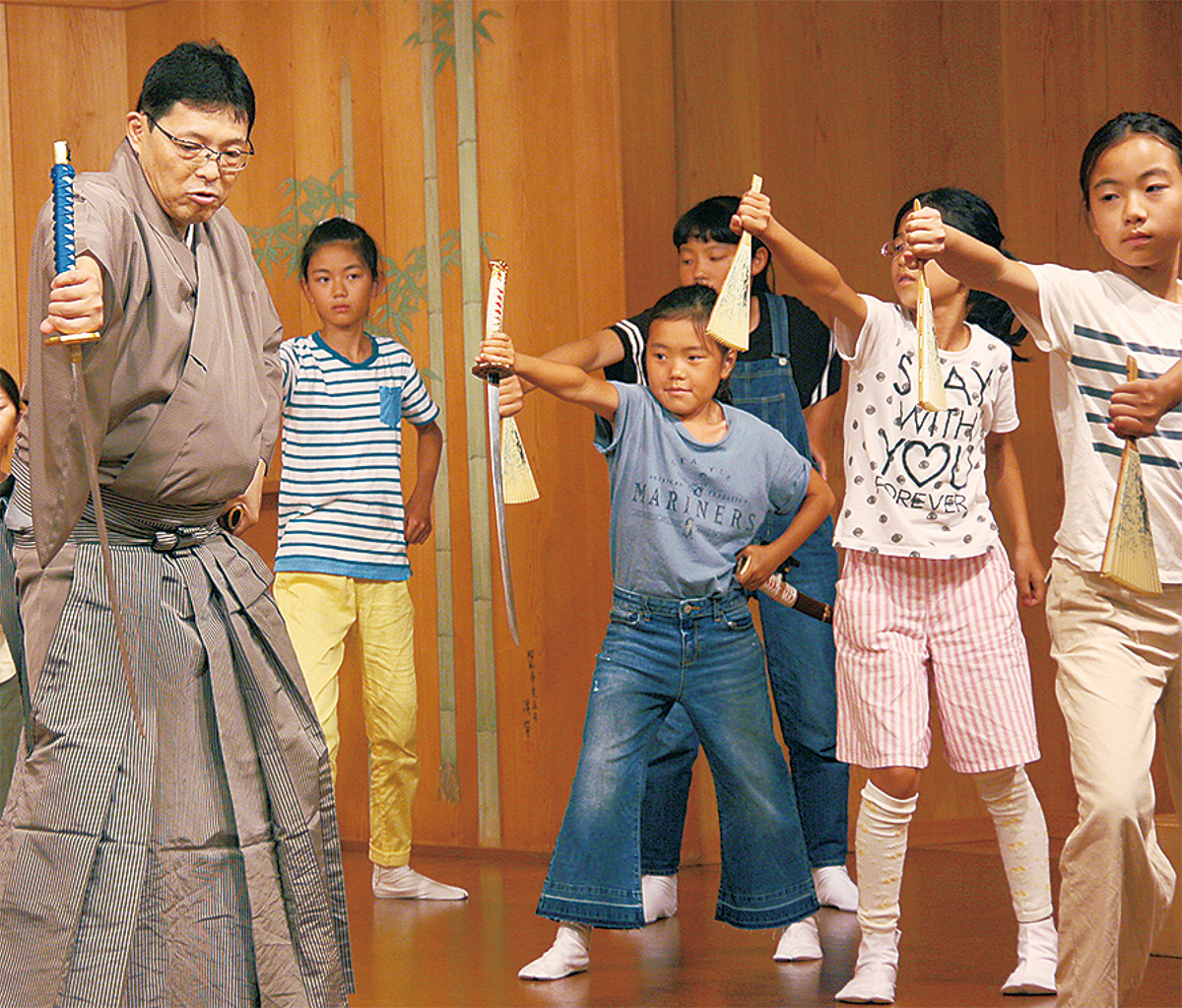 本格体験で能楽を次代に 鎌倉子ども能 スタート 鎌倉 タウンニュース