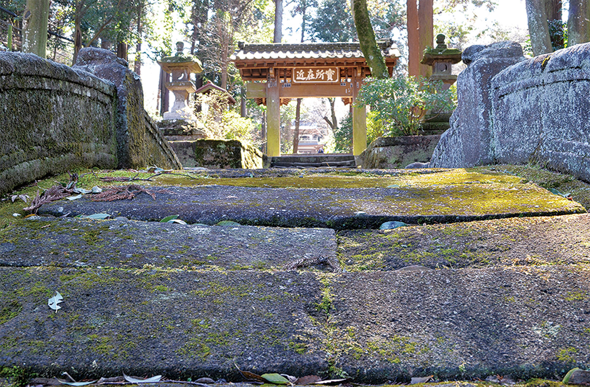趣ある社寺の石
