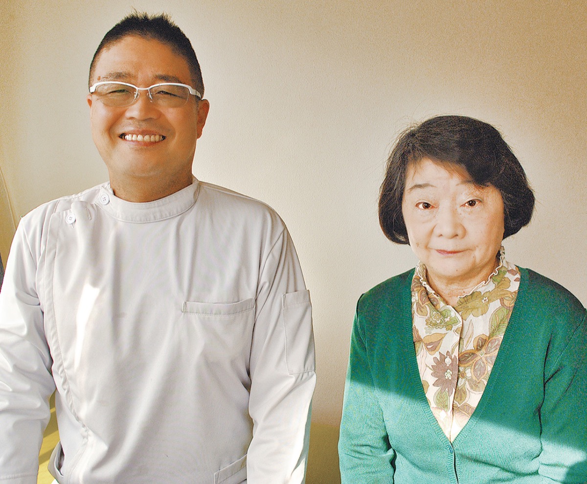 高橋院長(左)を信頼するKさん