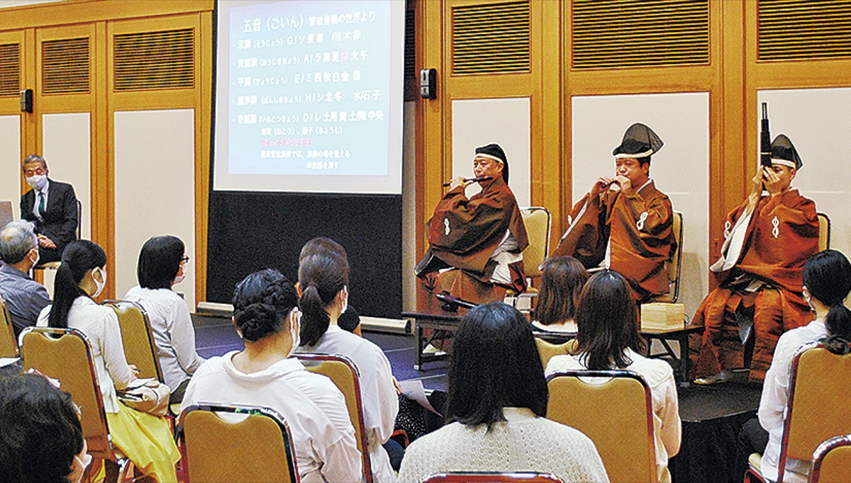 東京楽所の団員による演奏も