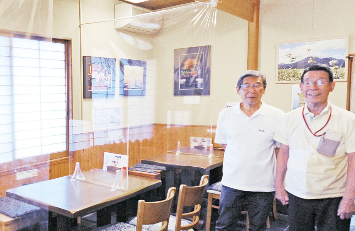 店内で写真展 地域コミュニティーの場に 鎌倉 タウンニュース