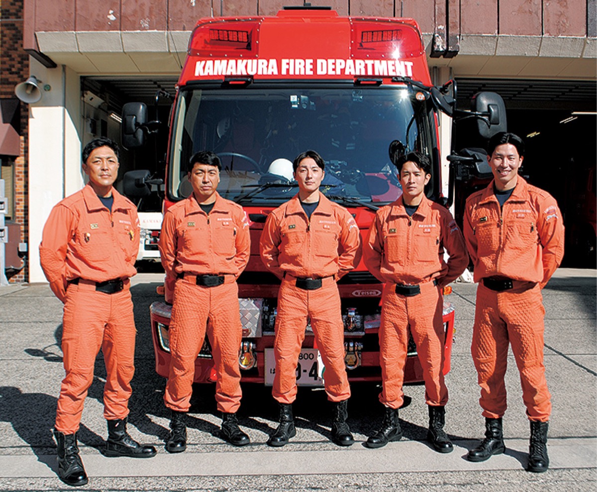 先輩隊員とともに