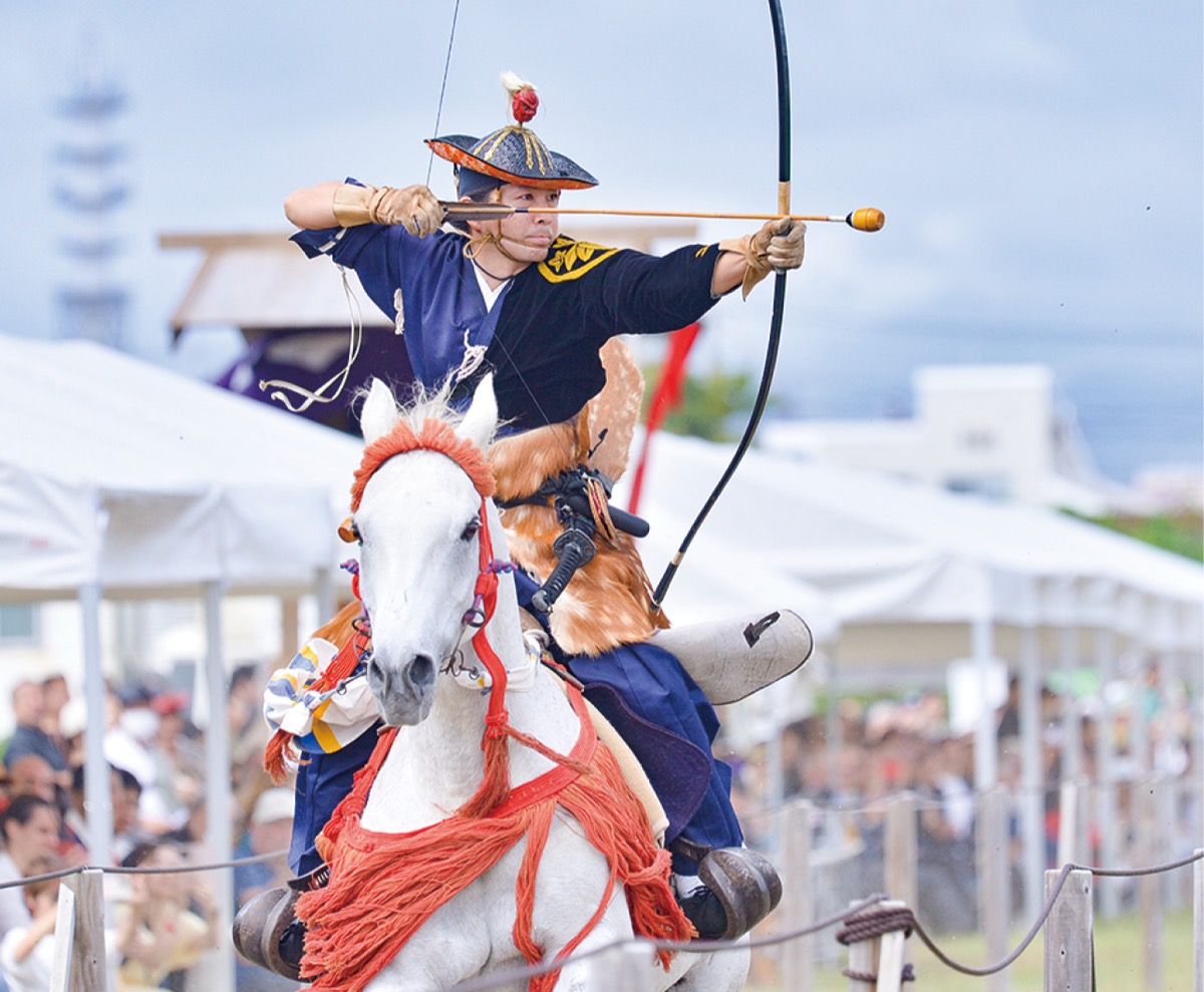 過去の流鏑馬（提供）