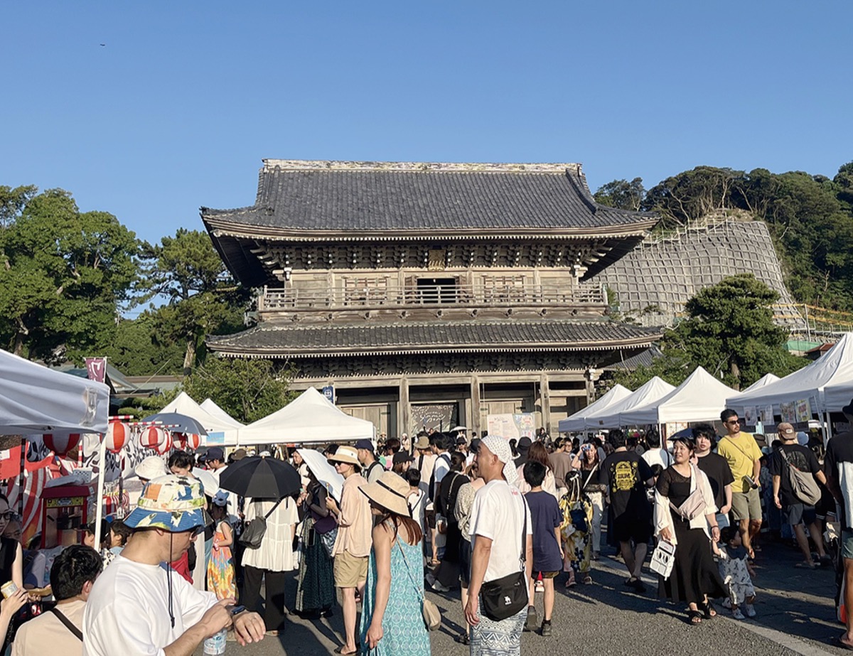 生バンド盆踊りに熱狂 (写真3)