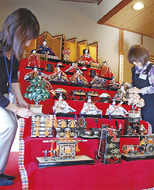 松籟庵で雛人形展示