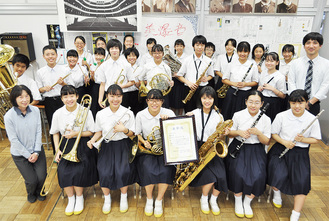 西浜中学校吹奏楽部のメンバー