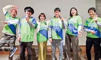 優勝チーム（左から1人目が谷口さん、4人目が野村さん）