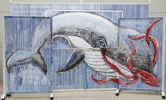 【写真上】入賞作品「クジラはイカを食べるらしい」＝森村教諭提供