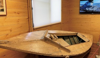 加山さんが中学３年生のときに製作し、えぼし岩を目指した２号艇