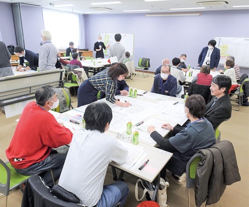 ワークショップで行ったグループワーク＝提供