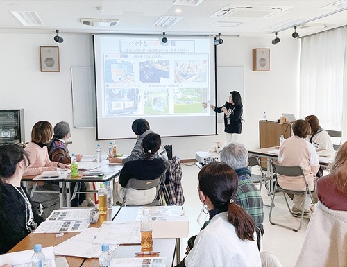 講座では活発な意見交換もされた