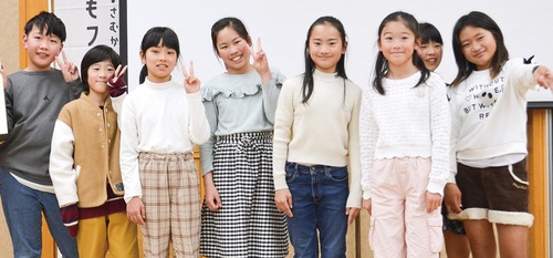 香川小４年３組の児童