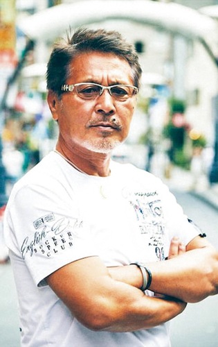 講演する愛甲さん