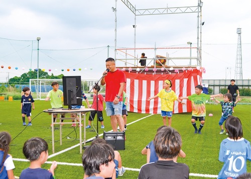 世代を超えて楽しんだカラオケ大会