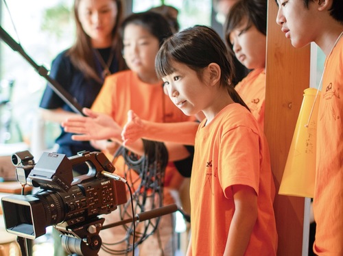 ６日間にわたり映画制作に取り組んだ子どもたち＝提供