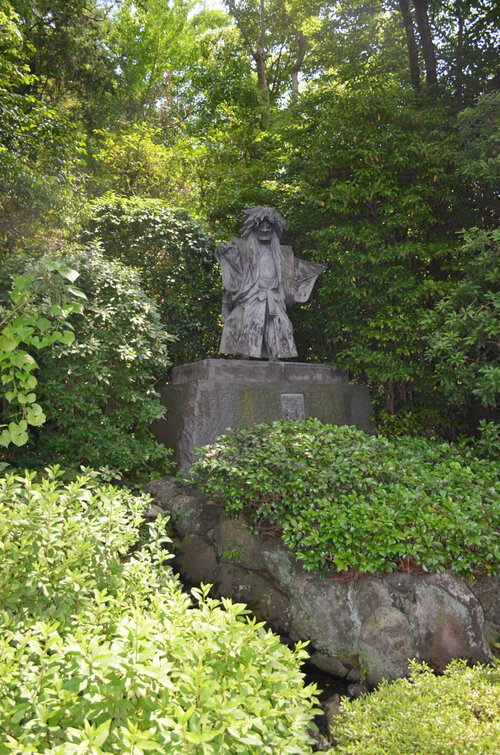 石橋の像
