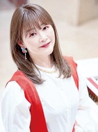 懐かしの昭和ソングを歌う