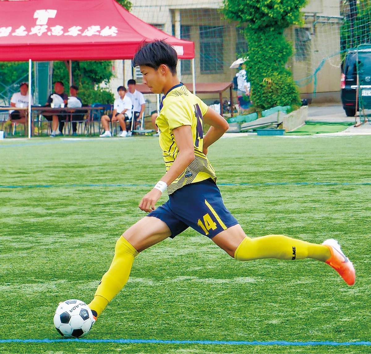 サッカー 中学時代の基礎のおかげ スエルテ茅ヶ崎ｏｂプロへ 茅ヶ崎 タウンニュース