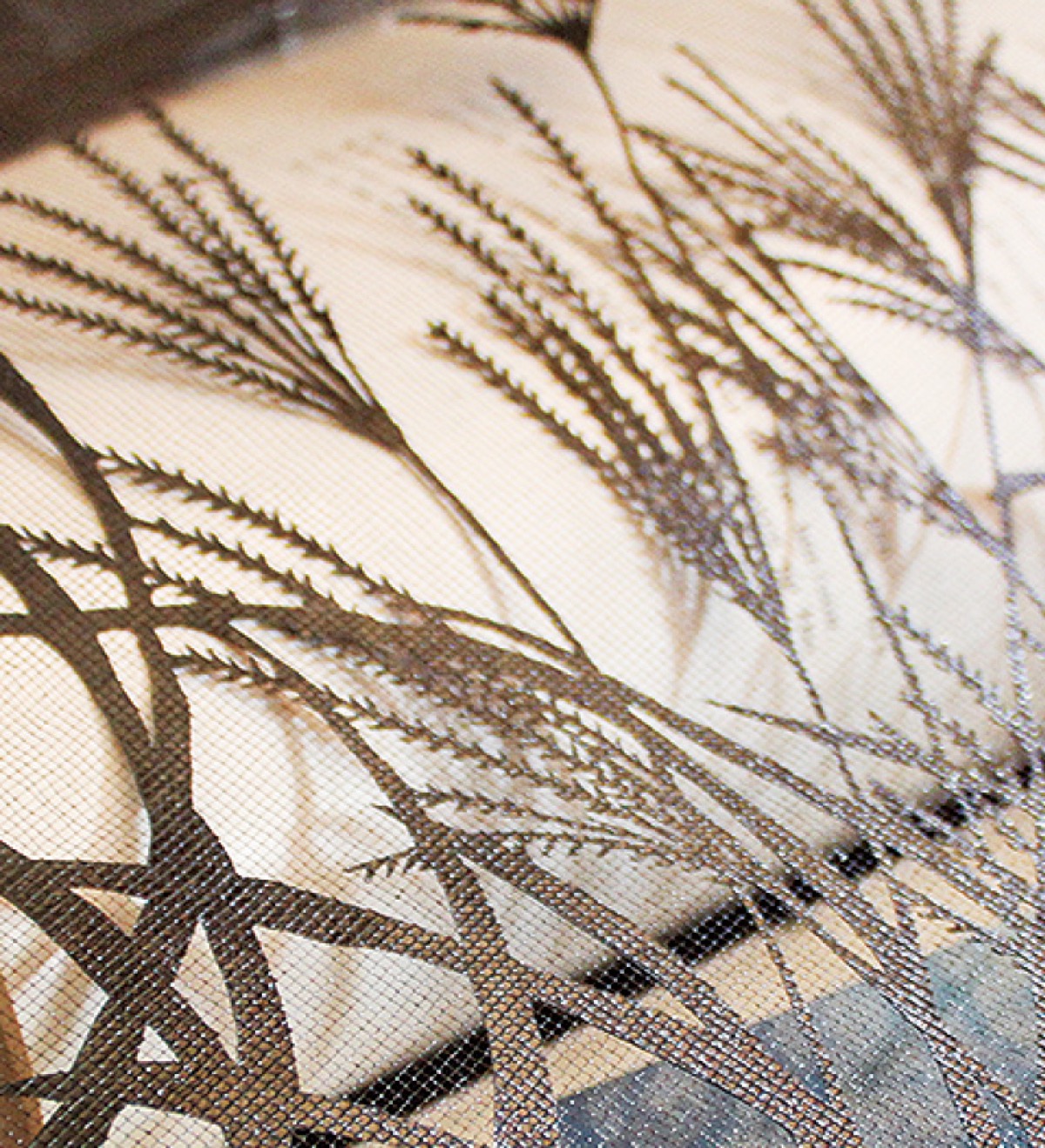 繊細に切り取られた型紙