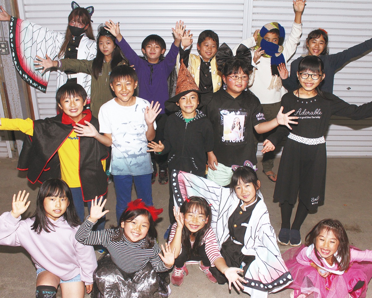 ハロウィーン満喫 市内英会話教室で 茅ヶ崎 タウンニュース