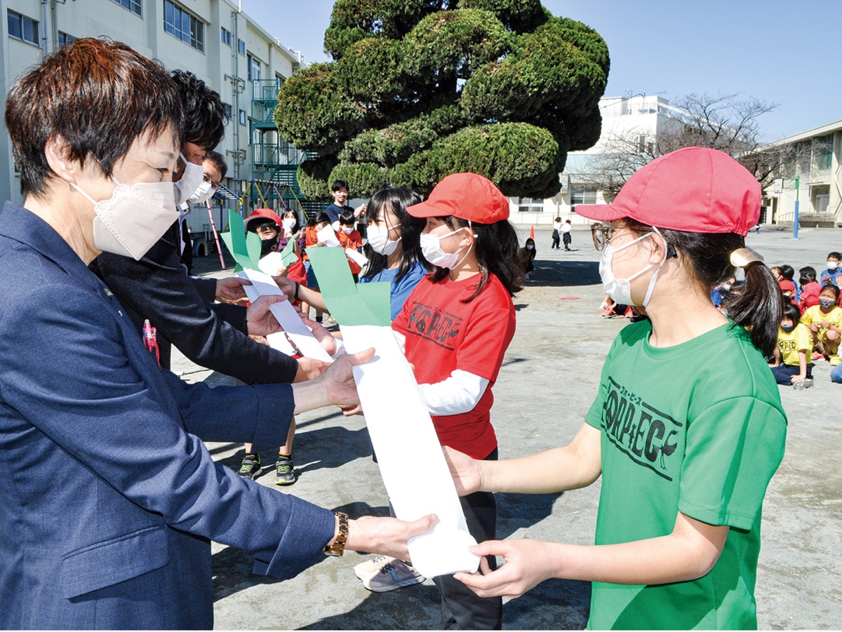 野菜売ってトルコへ救援金