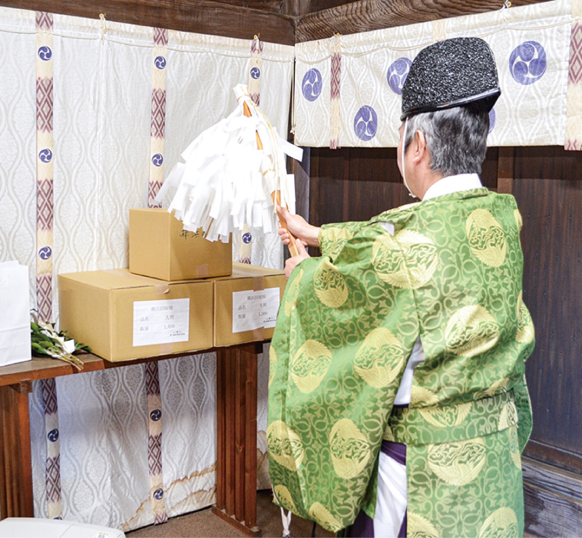 本村八王子神社で海苔祈祷 (写真1)