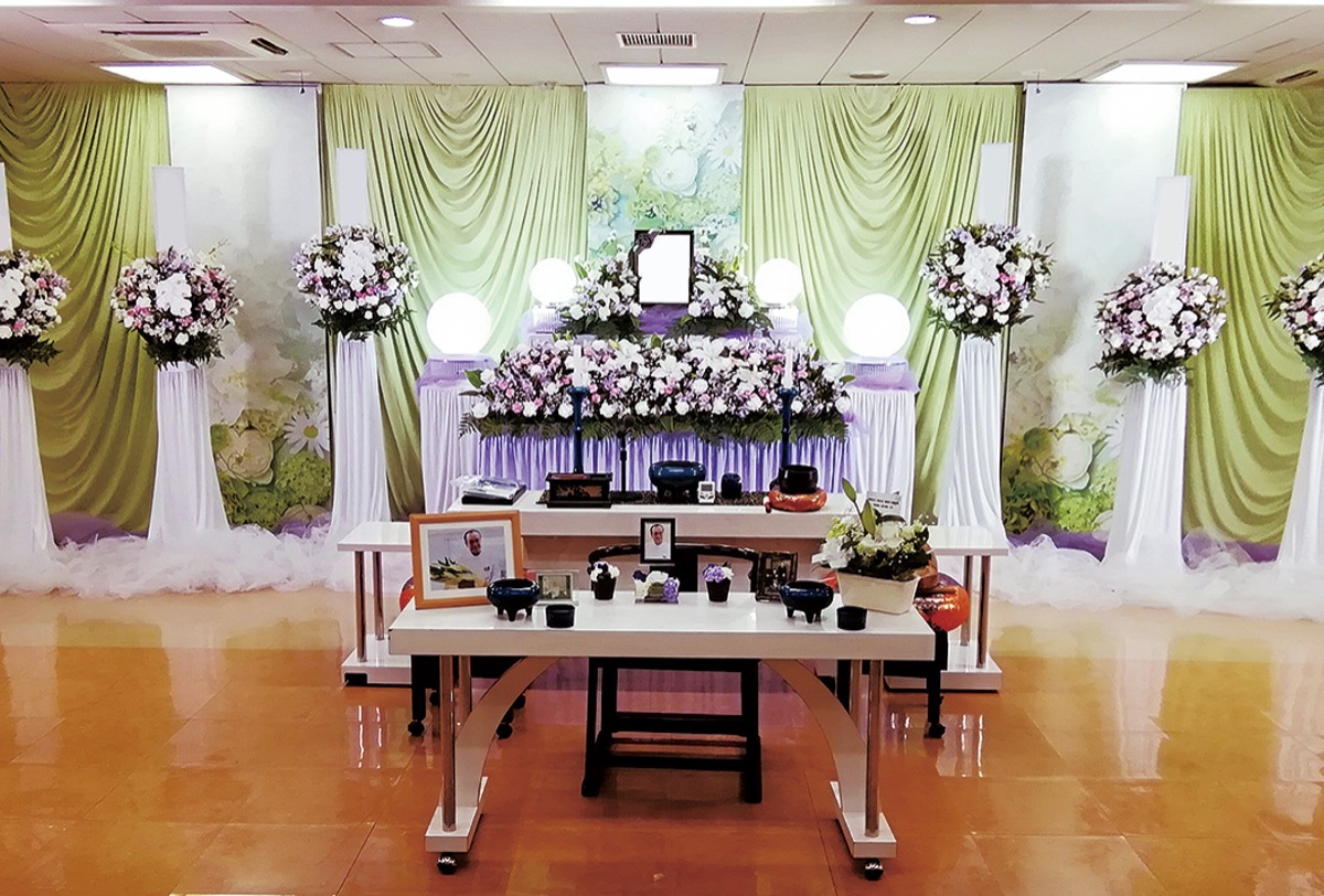 花いっぱいで送る葬儀