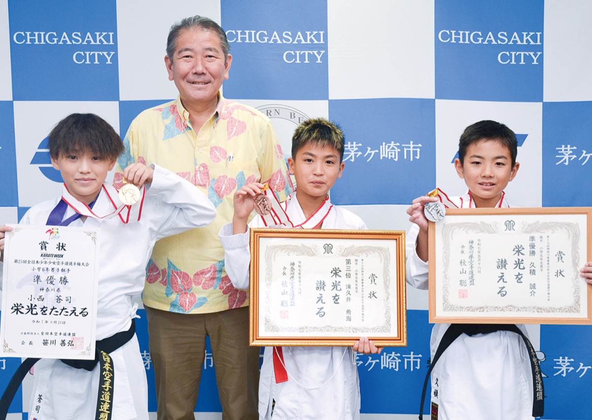 小学生３選手が表敬訪問