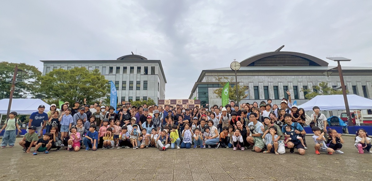 初開催で２０００人来場