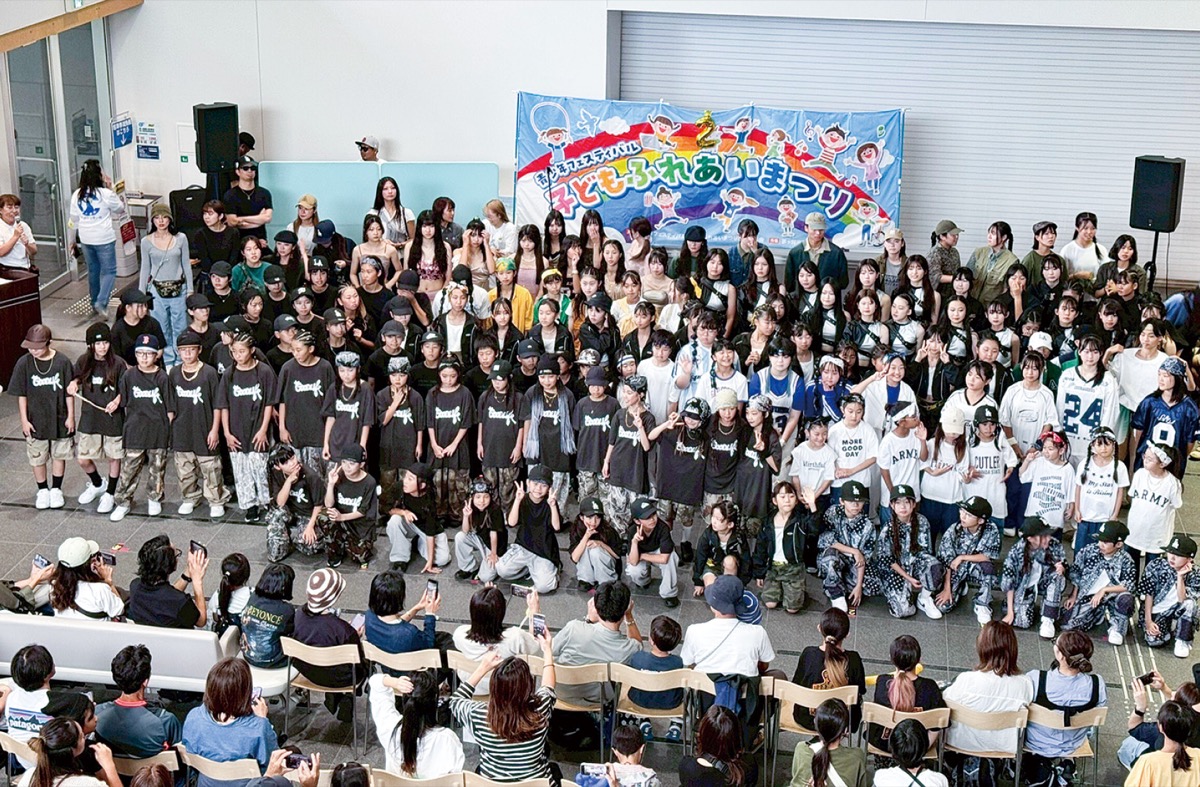 青少年フェスでにぎわう