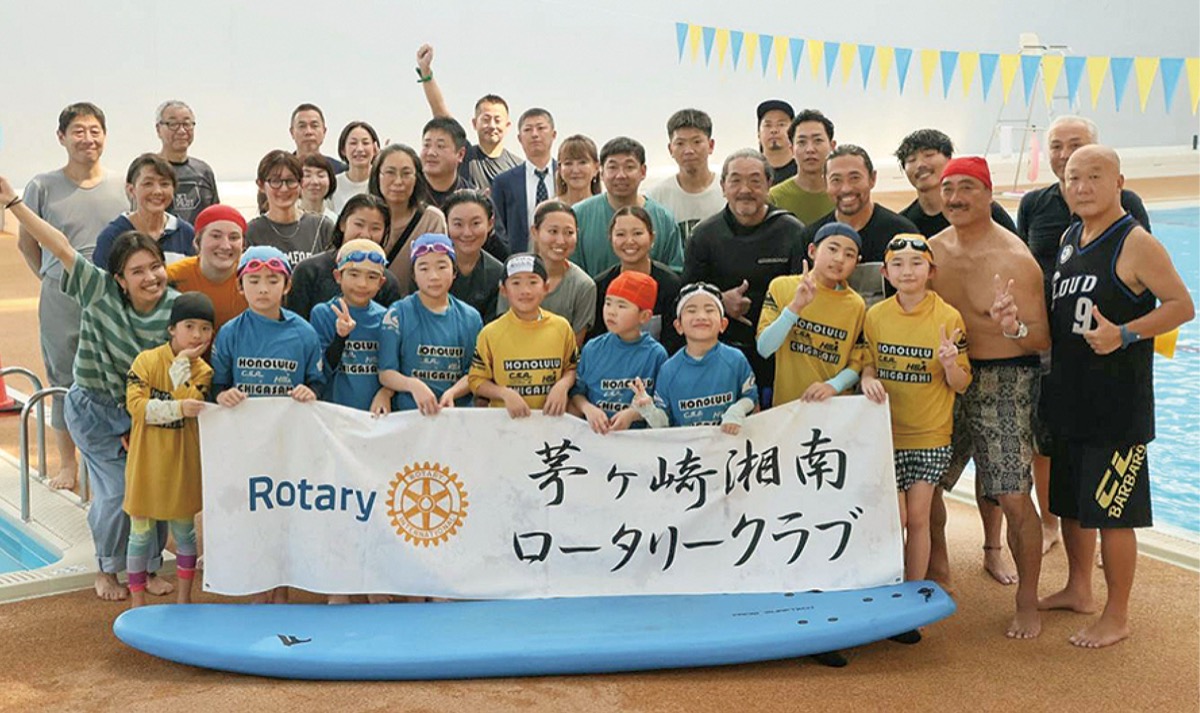 プールでCatch a wave (写真2)