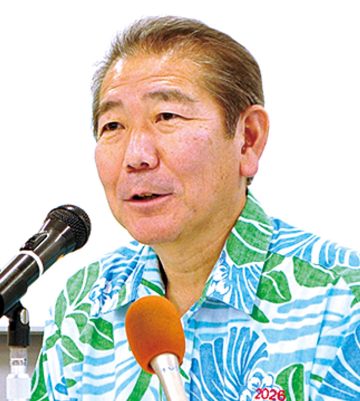 質問に応じる佐藤氏＝10月２日