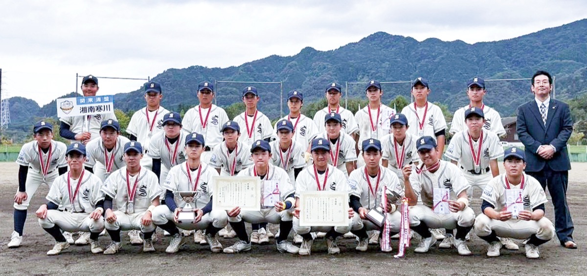 準優勝を果たした同チーム=提供