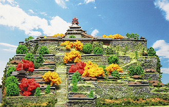 日本の名城を情景と共に復元したジオラマ模型も展示される