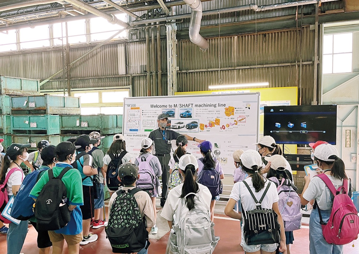 町内小学校７年ぶりの見学