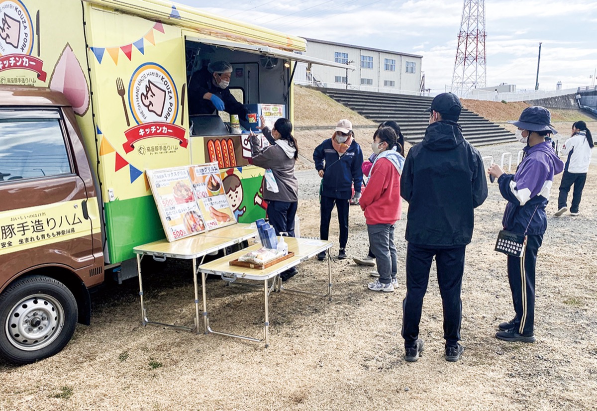 キッチンカーでにぎわい創出