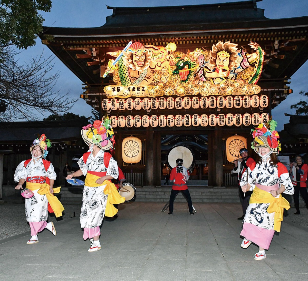 八大龍王、華やかに