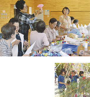 土屋公民館の作業風景（上写真）と子ども飾りの掲出（右下写真）